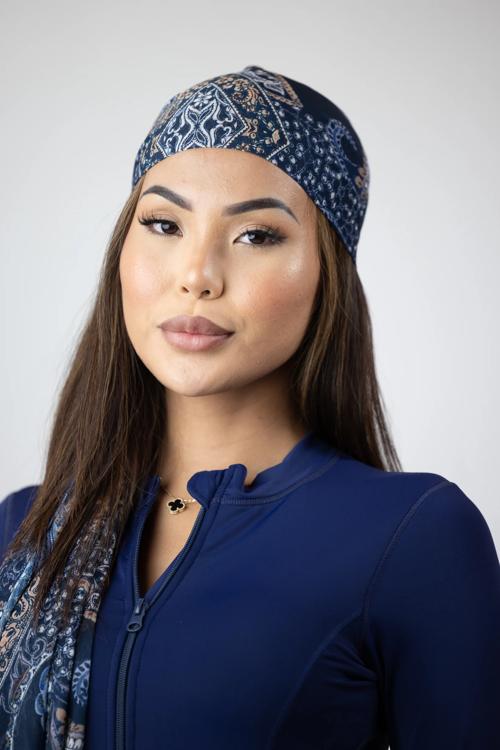 Queen Bee Beaded Shawl - Image 9