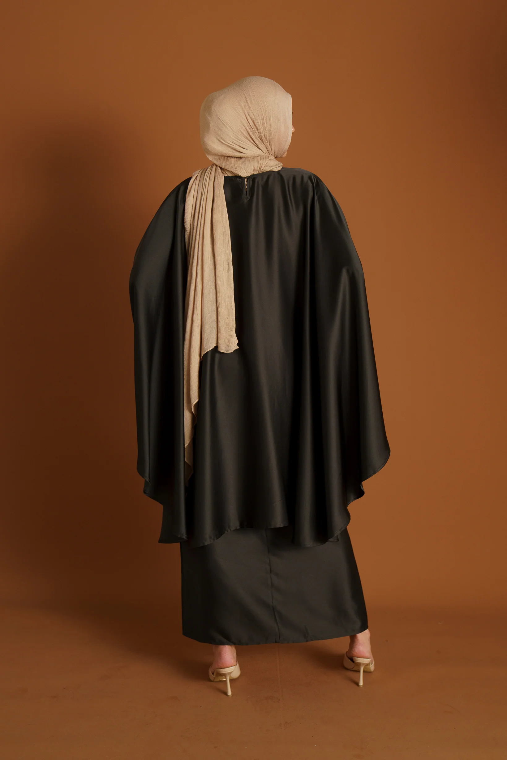 Runway Deema Set - Image 9