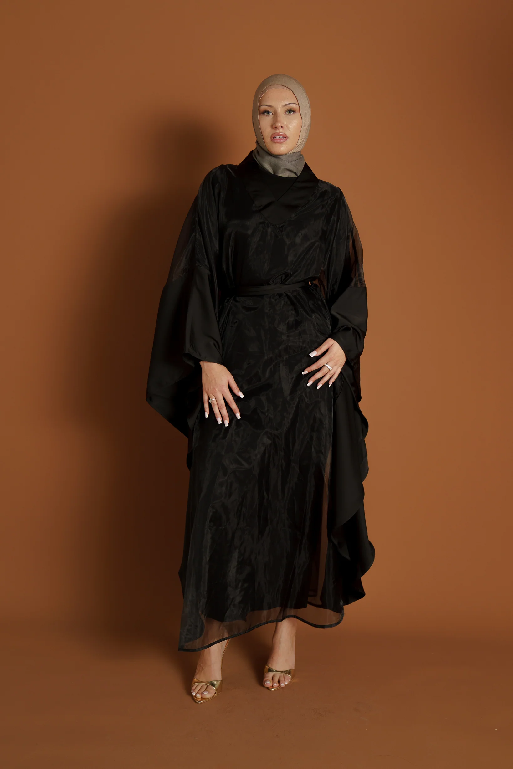 Runway Saphire Abaya Set - Image 7