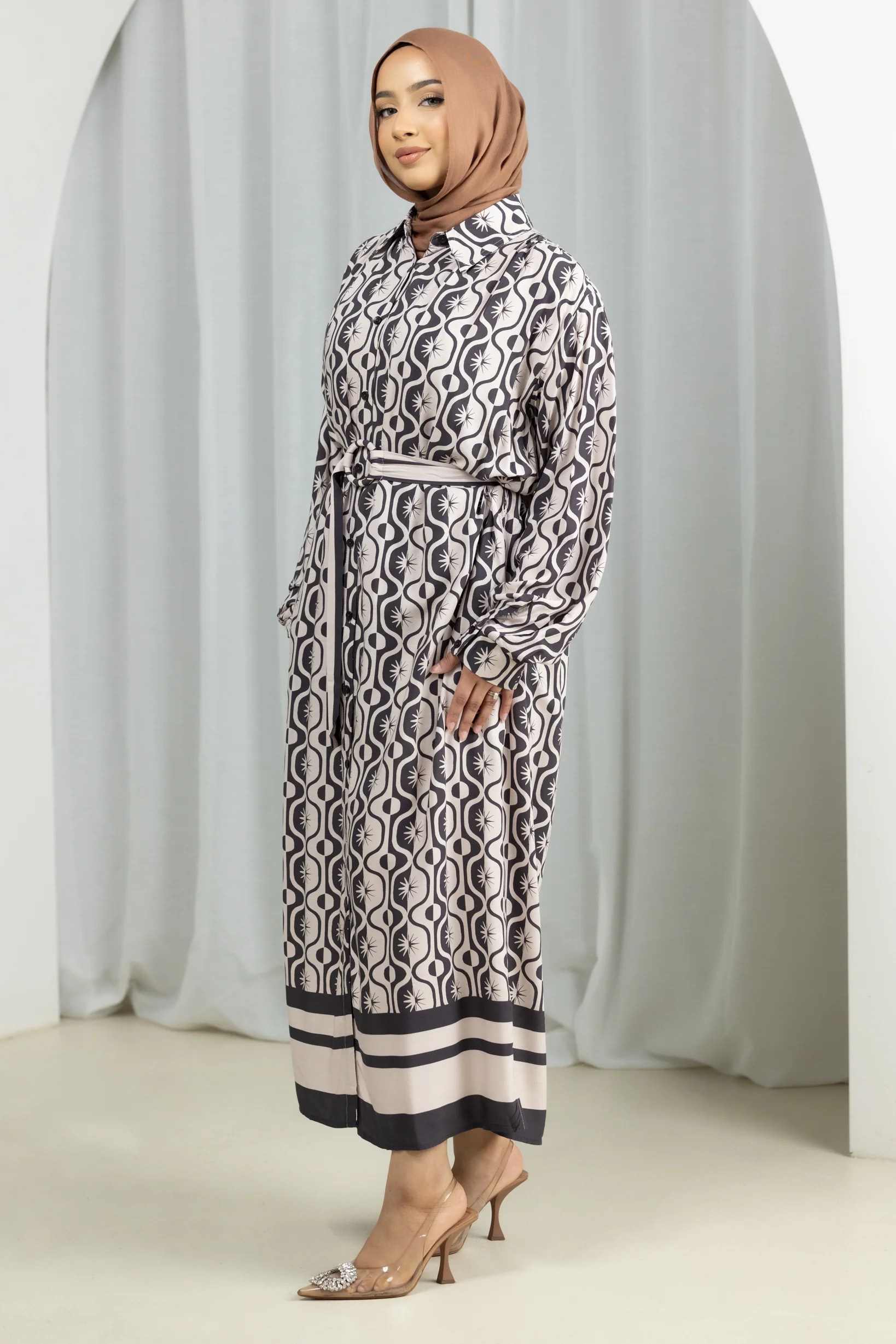 Surya Detailed Dress - Image 3