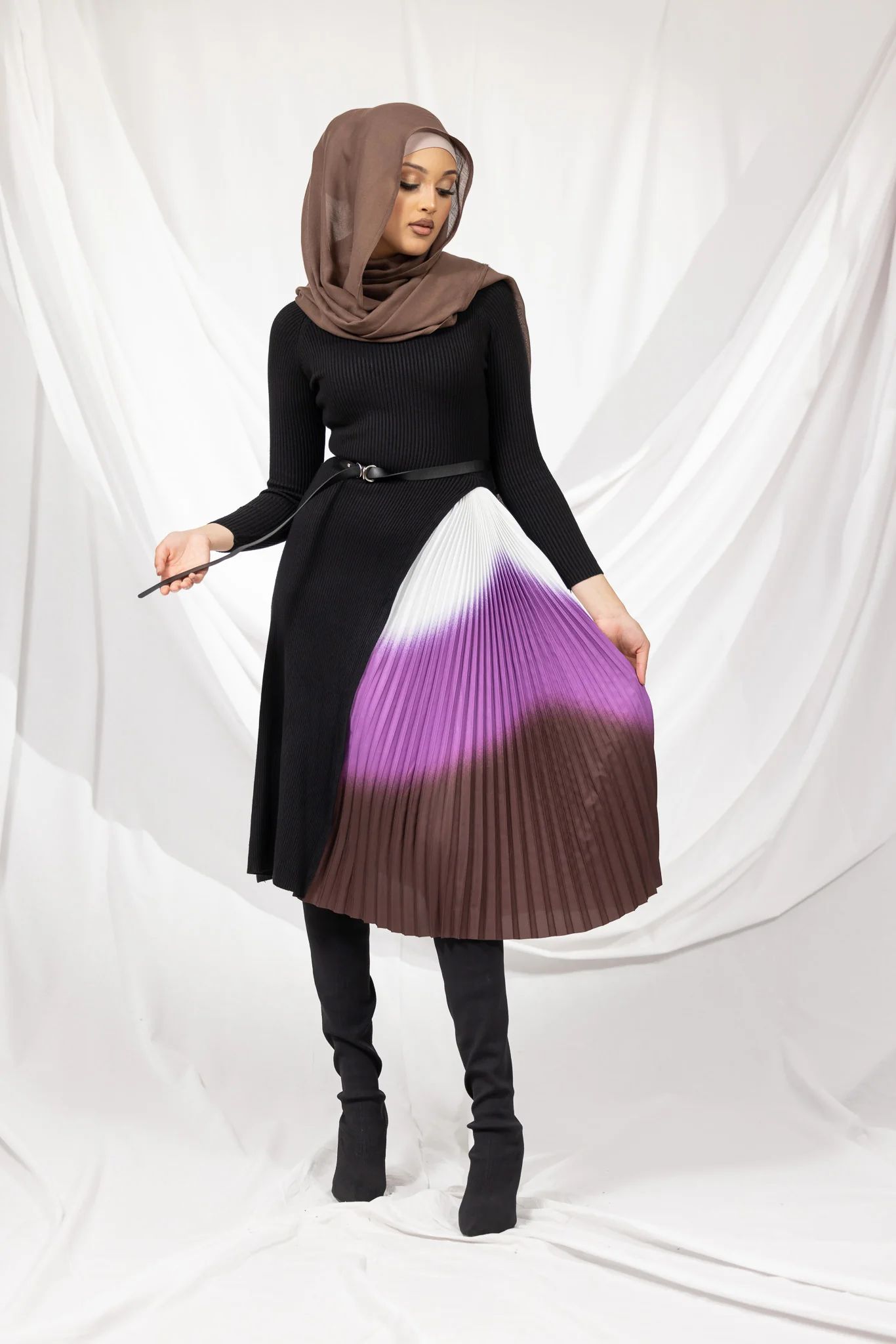 The Crescent Colourblock Detailed Knit Dress - Image 2