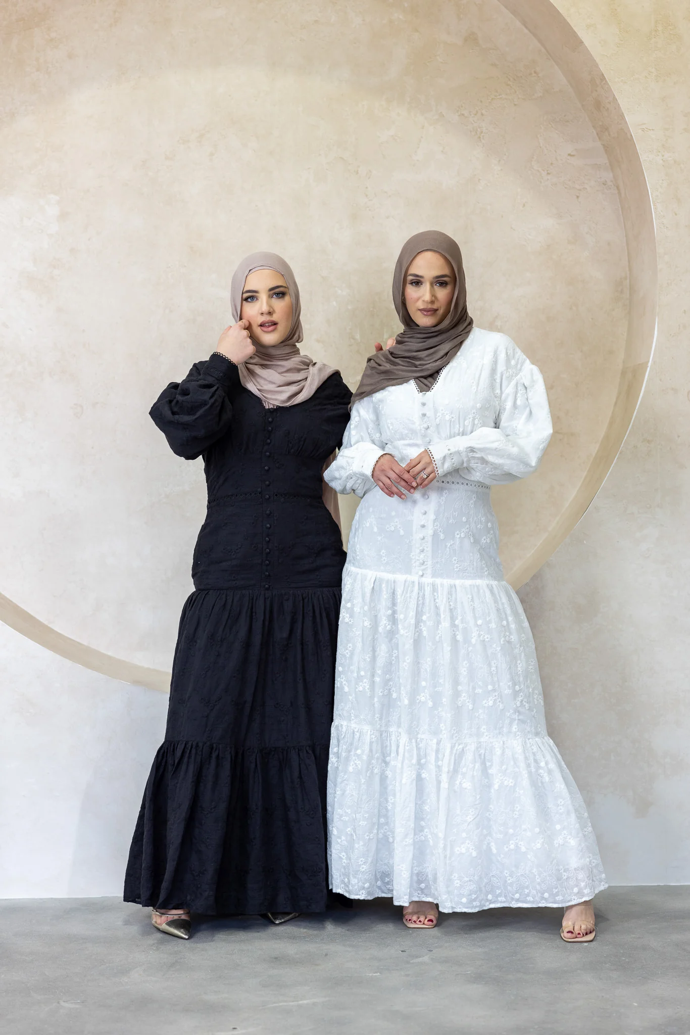 The Crescent Liora Lace Detailed Dress - Image 2