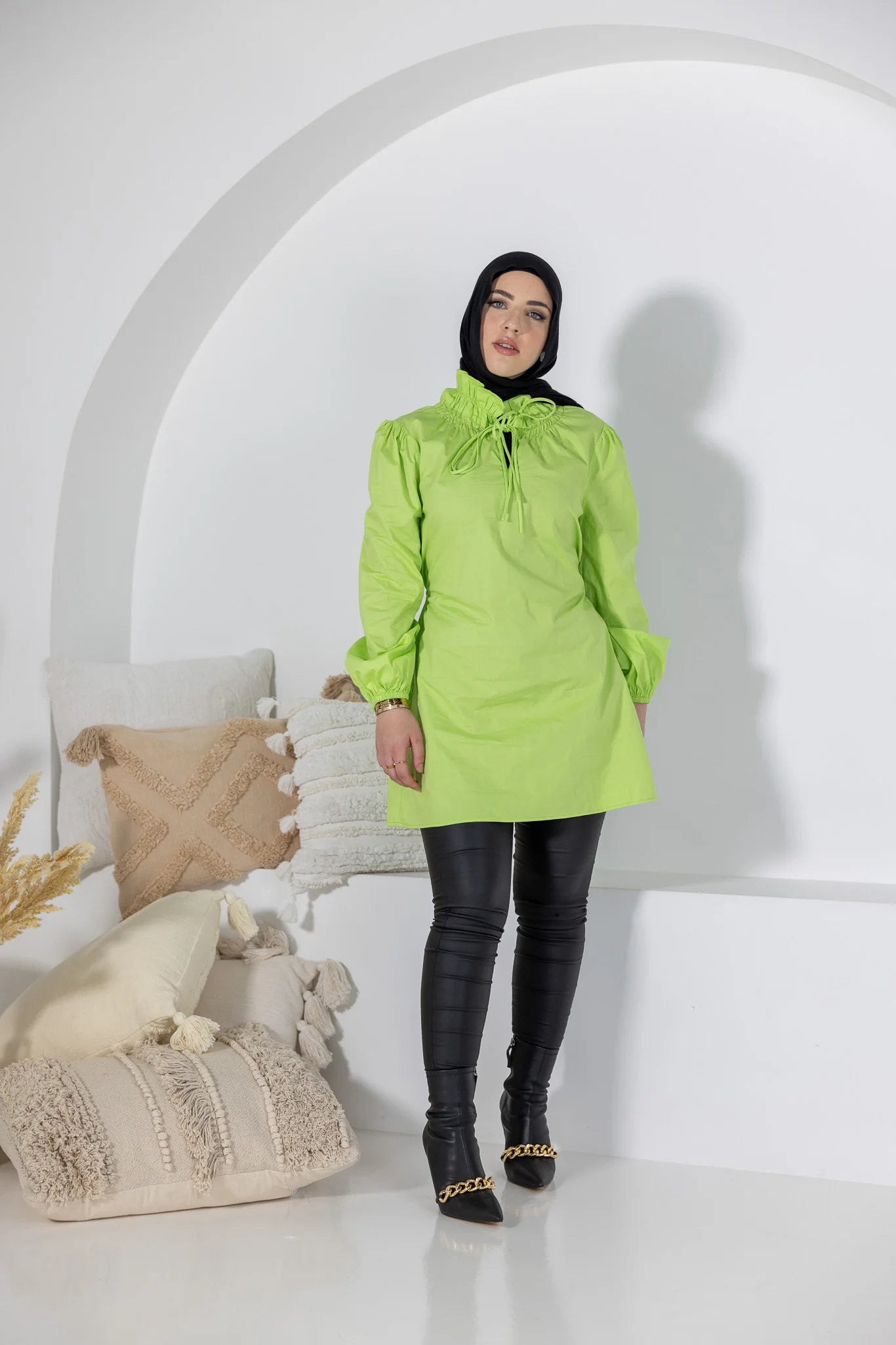 The Crescent Nita Detailed Top