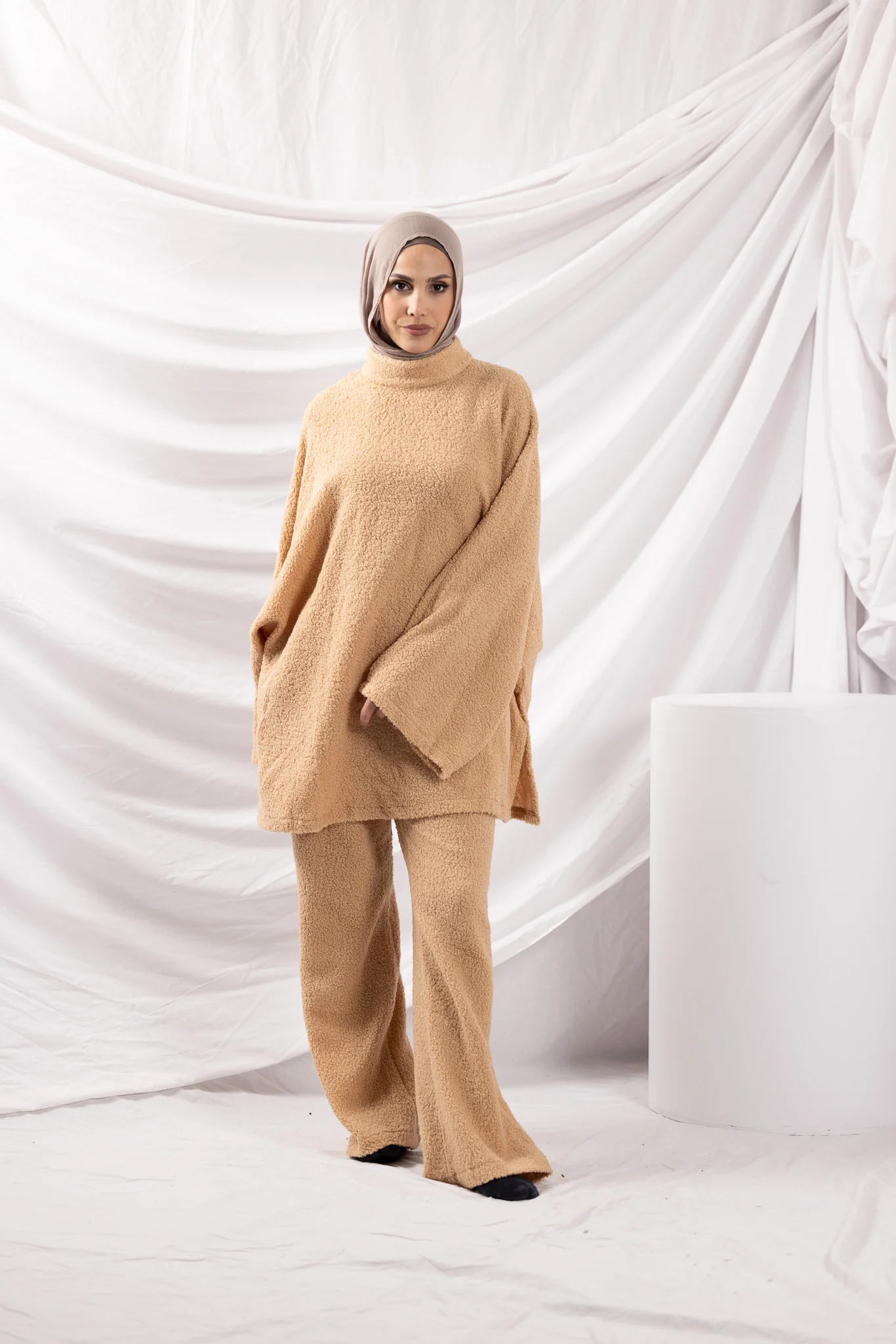 The Crescent Teddy Lounge Set - Image 14