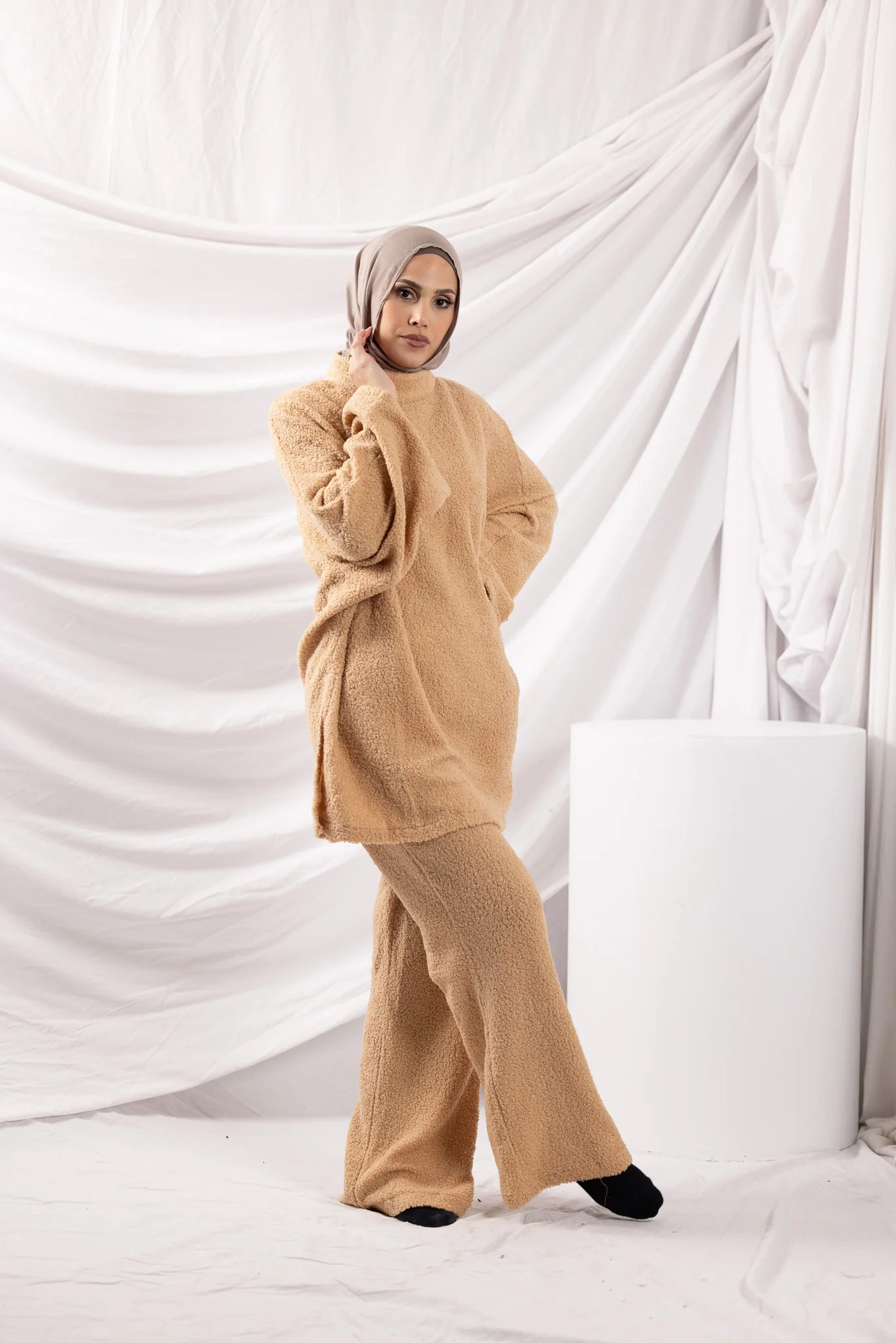 The Crescent Teddy Lounge Set - Image 15