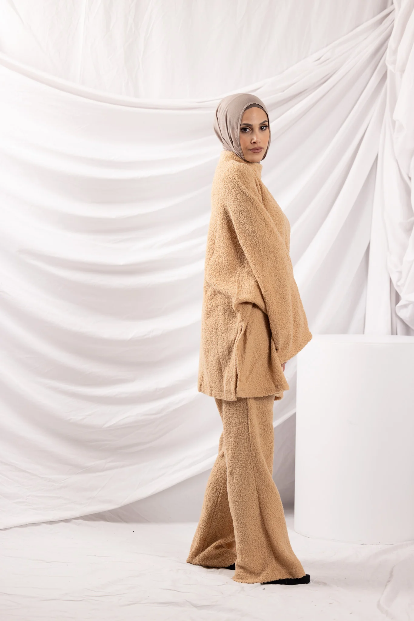 The Crescent Teddy Lounge Set - Image 16
