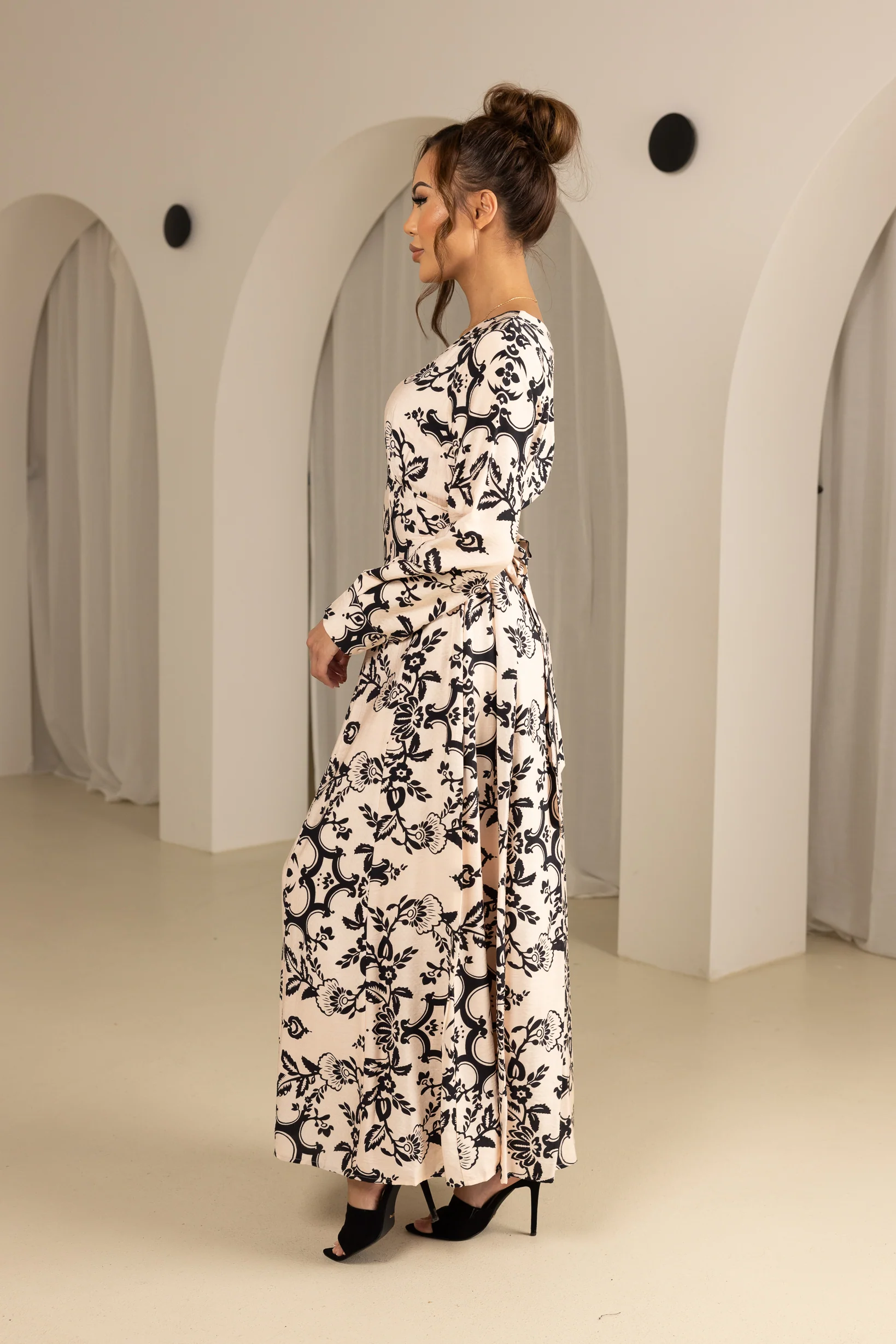 The Grand Vintage Dress - Image 7