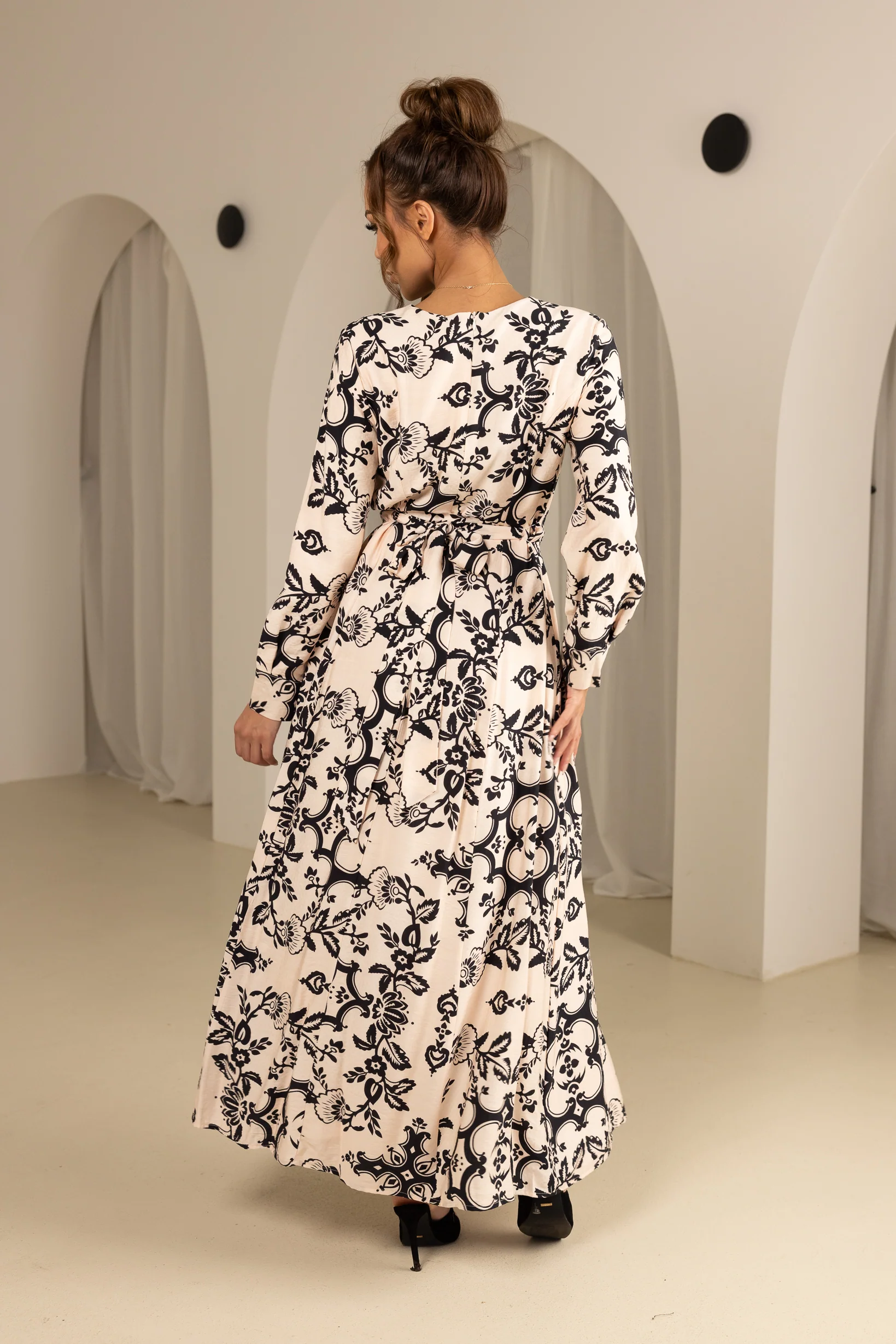 The Grand Vintage Dress - Image 8