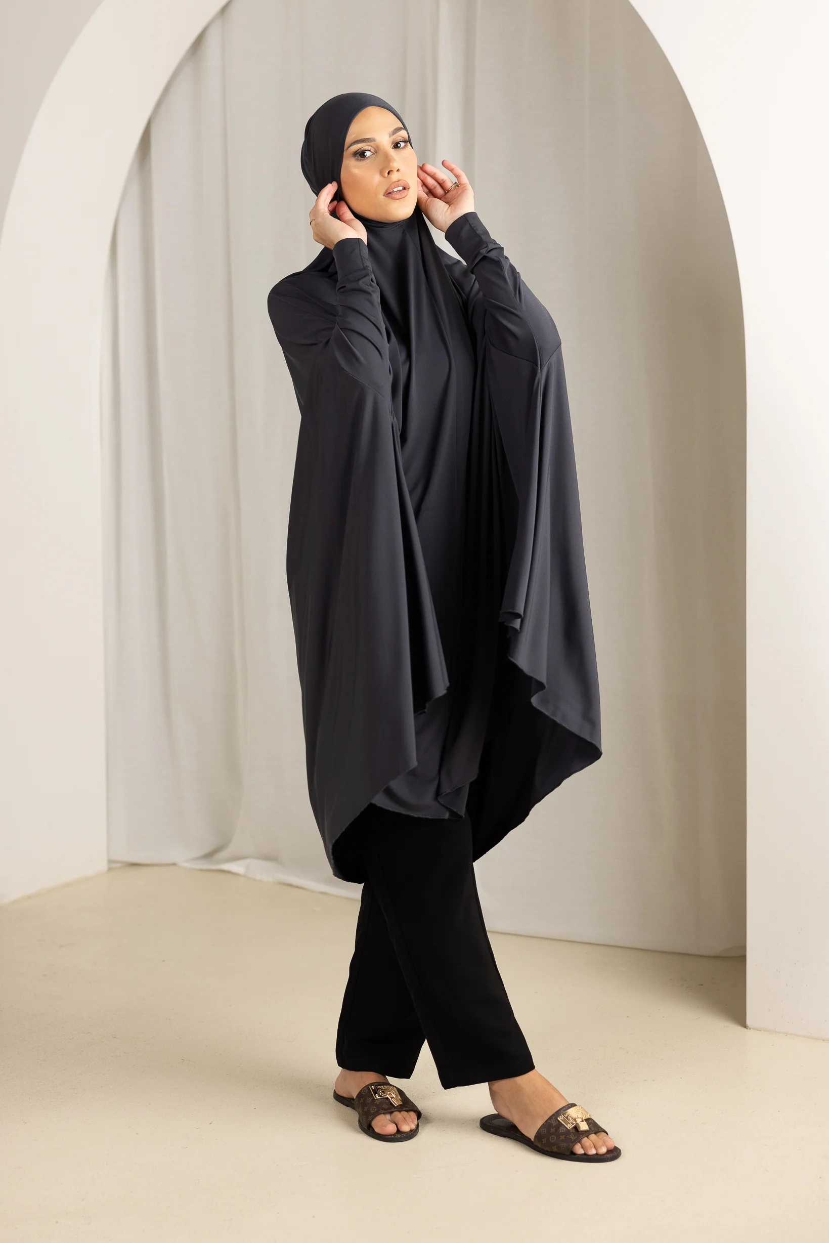 Tie Back Jilbab Sleeves - Shades of Black - Image 3