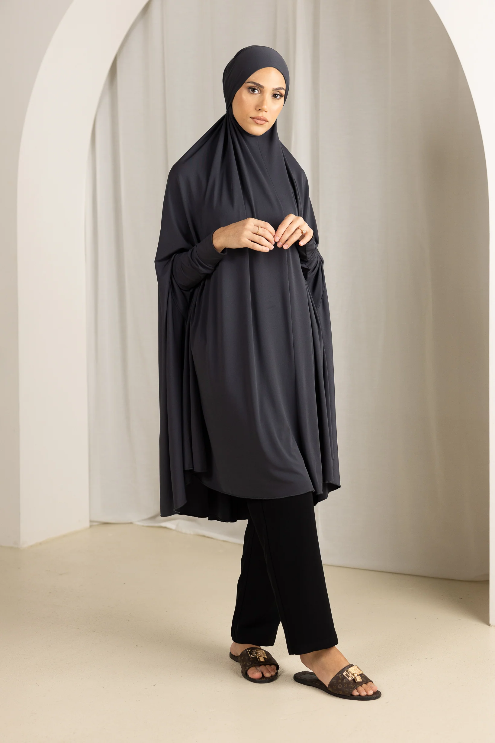 Tie Back Jilbab Sleeves - Shades of Black - Image 4