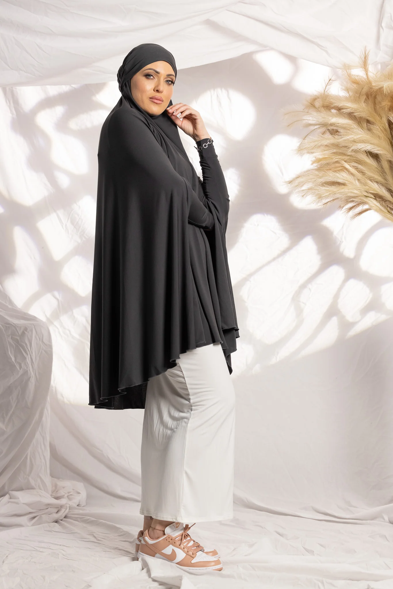 Tie Back Jilbab Sleeves - Shades of Black - Image 8