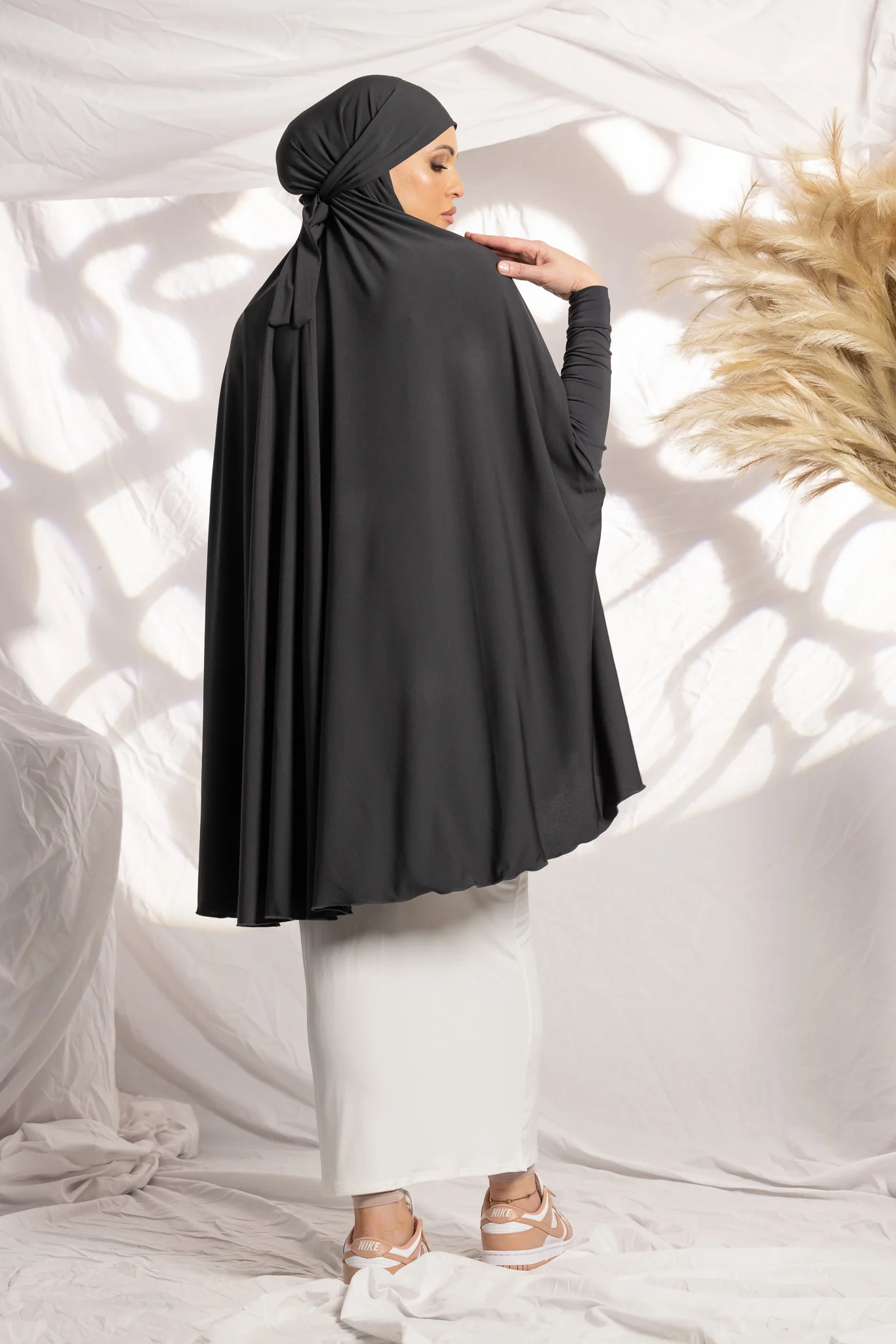Tie Back Jilbab Sleeves - Shades of Black - Image 9