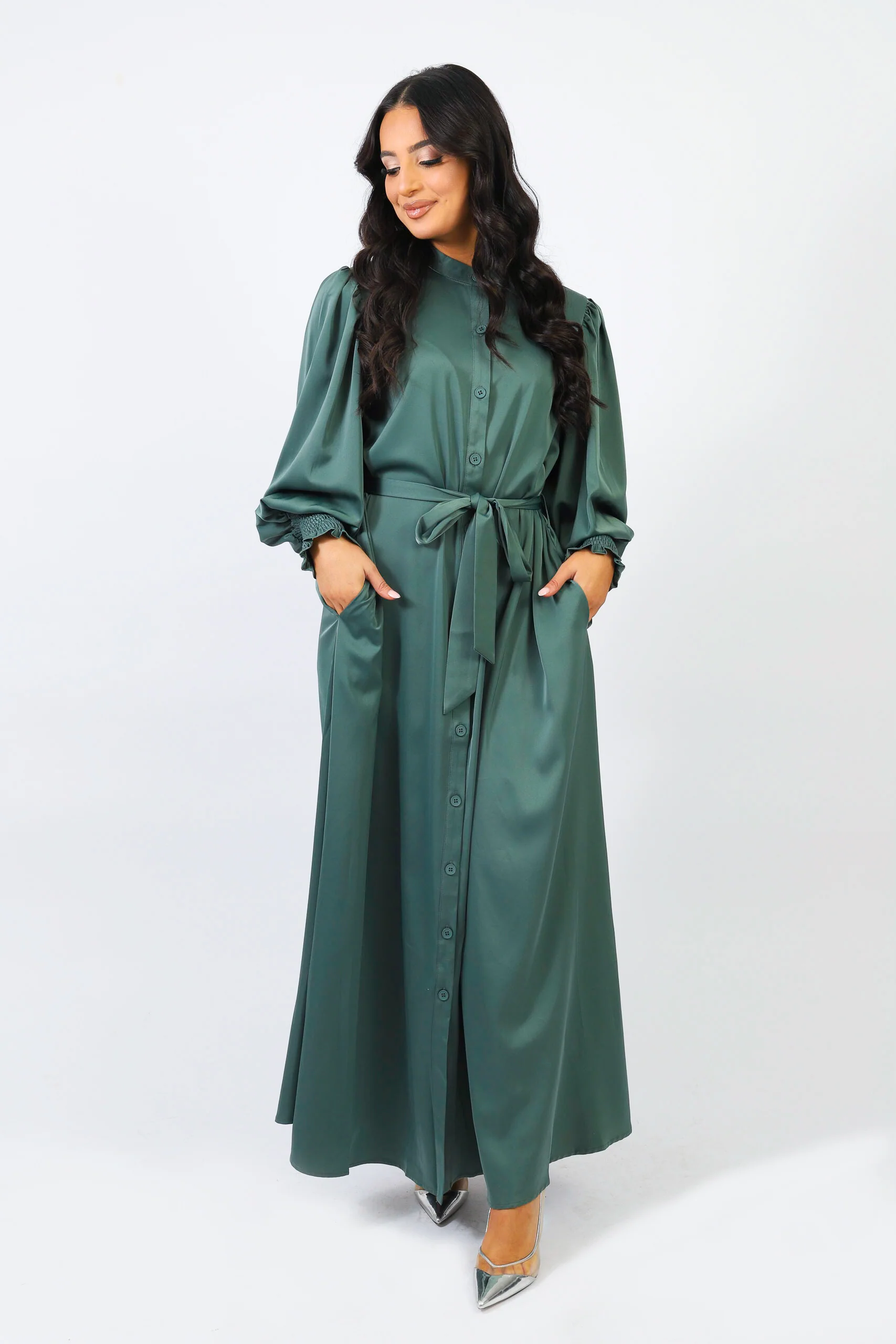 Zurini Button Down Abaya - Image 3