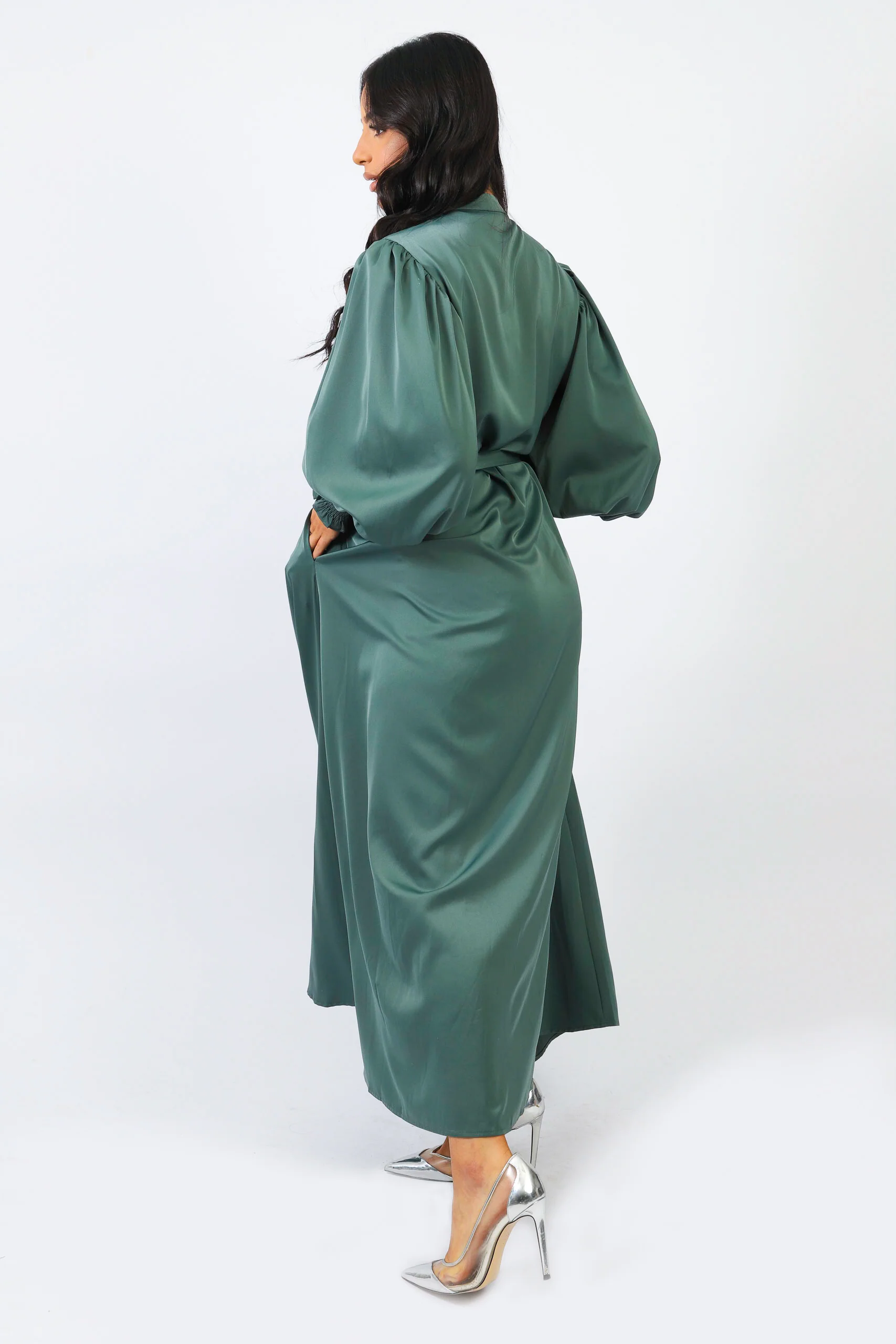 Zurini Button Down Abaya - Image 4